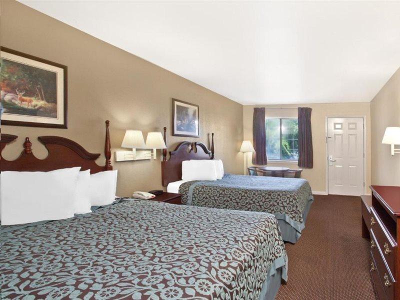 Days Inn By Wyndham Kerrville Extérieur photo